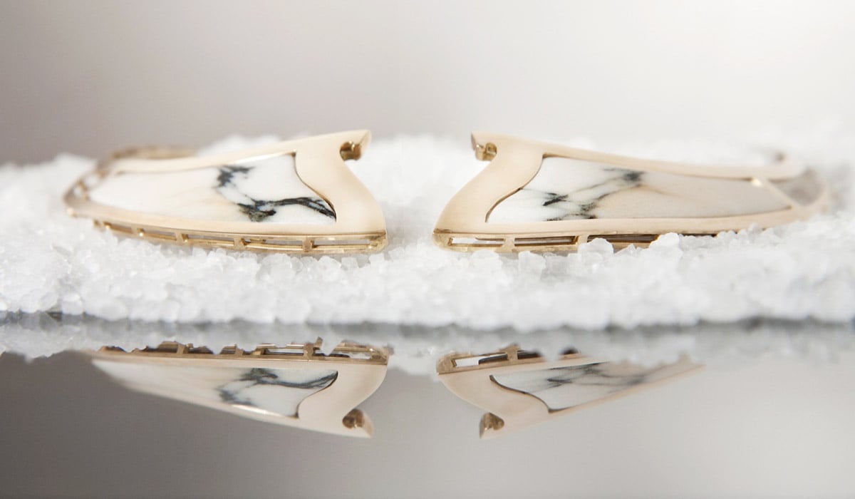 collana in marmo e oro