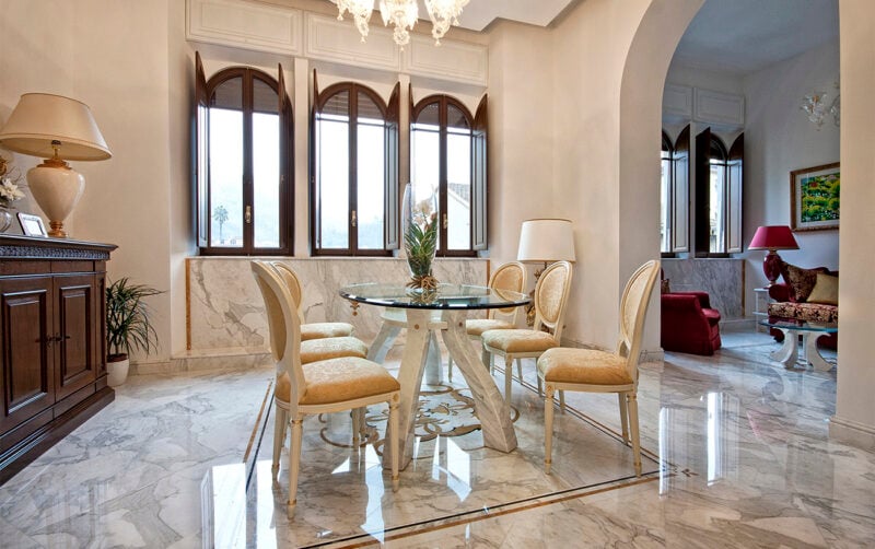 living-room-in-marble