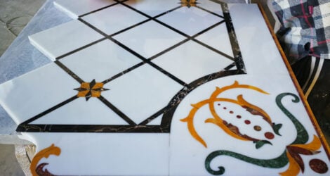 Marble inalys: tables, floors and coverings