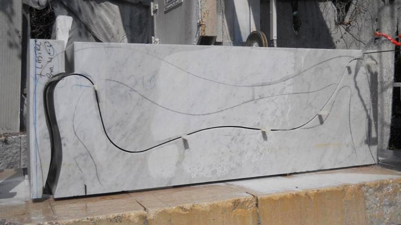 Lavorazione della nostra vasca da bagno in marmo e vetro Hydra