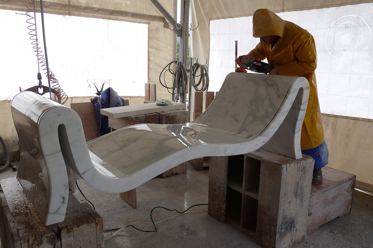 Lavorazione della nostra vasca da bagno in marmo e vetro Hydra