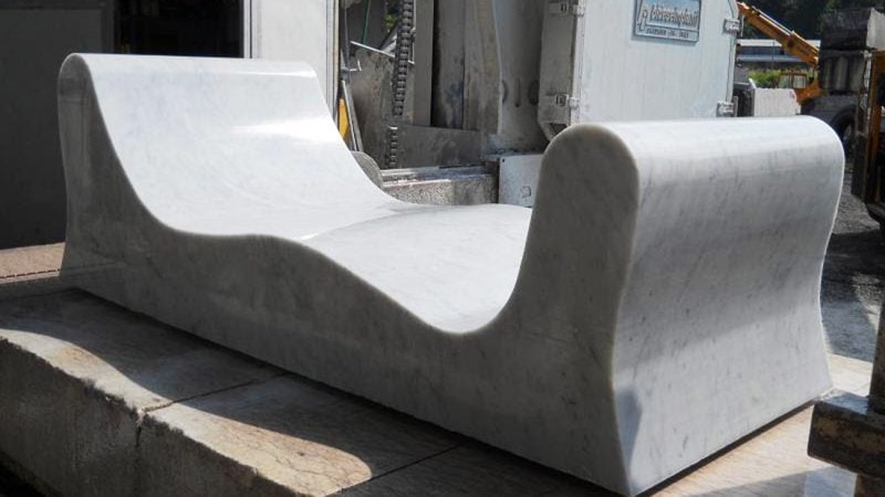 processing of bathtub hydra in marble calacatta and glass 003 800x450 1