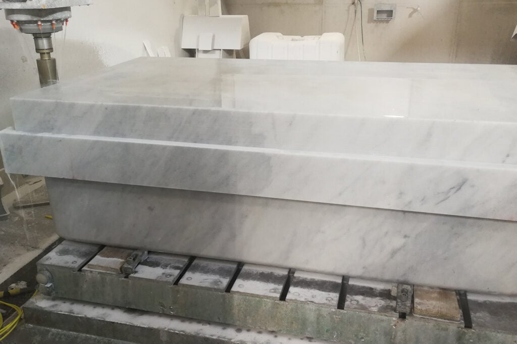 Processing of our marble bathtub Nuvola