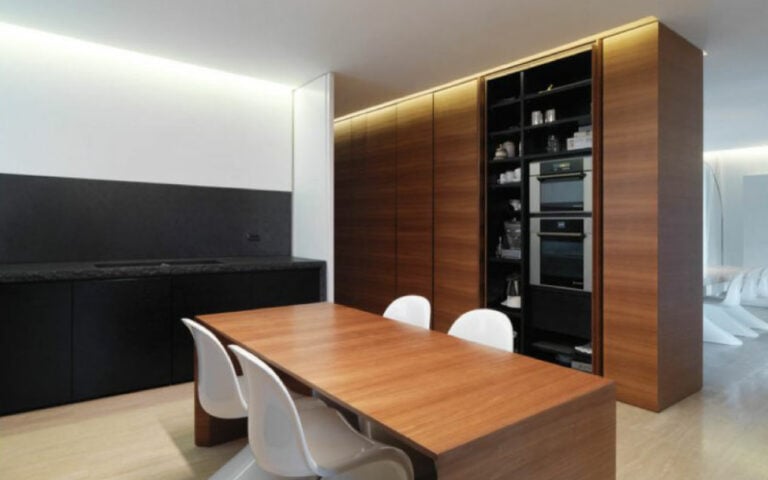 Cucina in Marmo e Legno