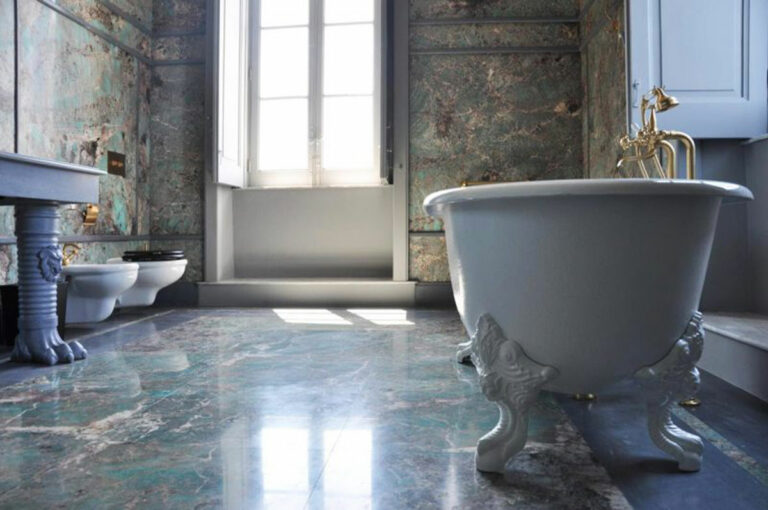 Classic Bathroom in marble