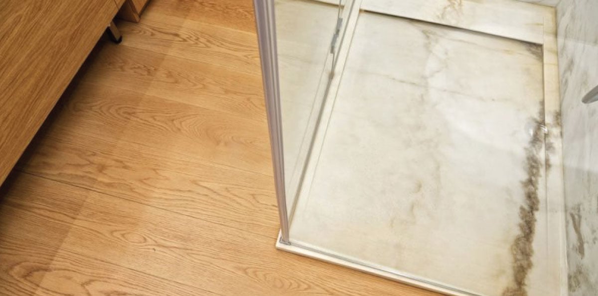 duschwanne aus marmor und fussboden aus holz duschwanne aus marmor und fussboden aus holz