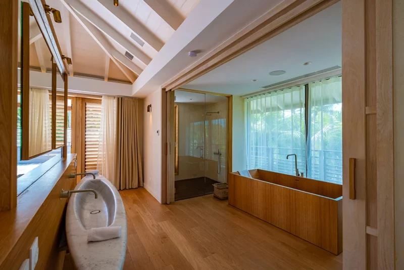 design per bagno lavabo marmo di carrara e legno