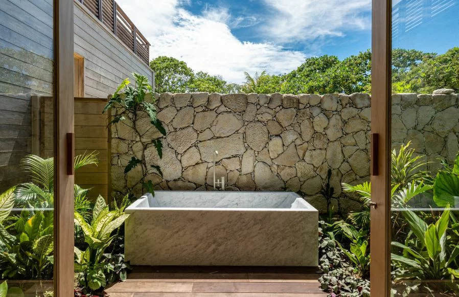 outdoor marble bathtub polynesia