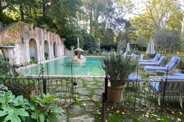 fontana in travertino dedalo barcaccia 3