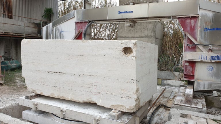 lavorazione fontana travertino barcaccia 5