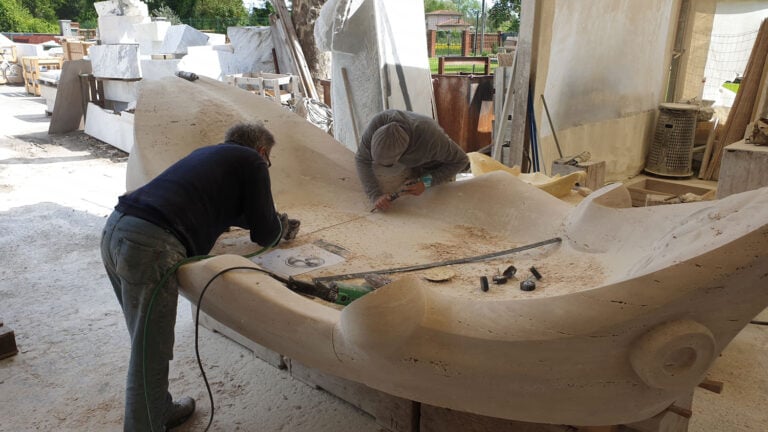 lavorazione fontana travertino barcaccia 8