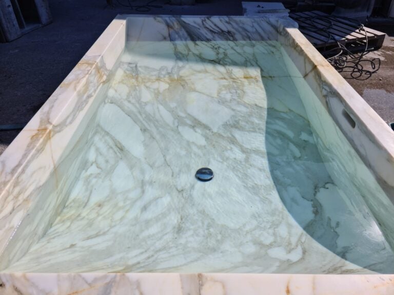 marmo calacatta bathtub