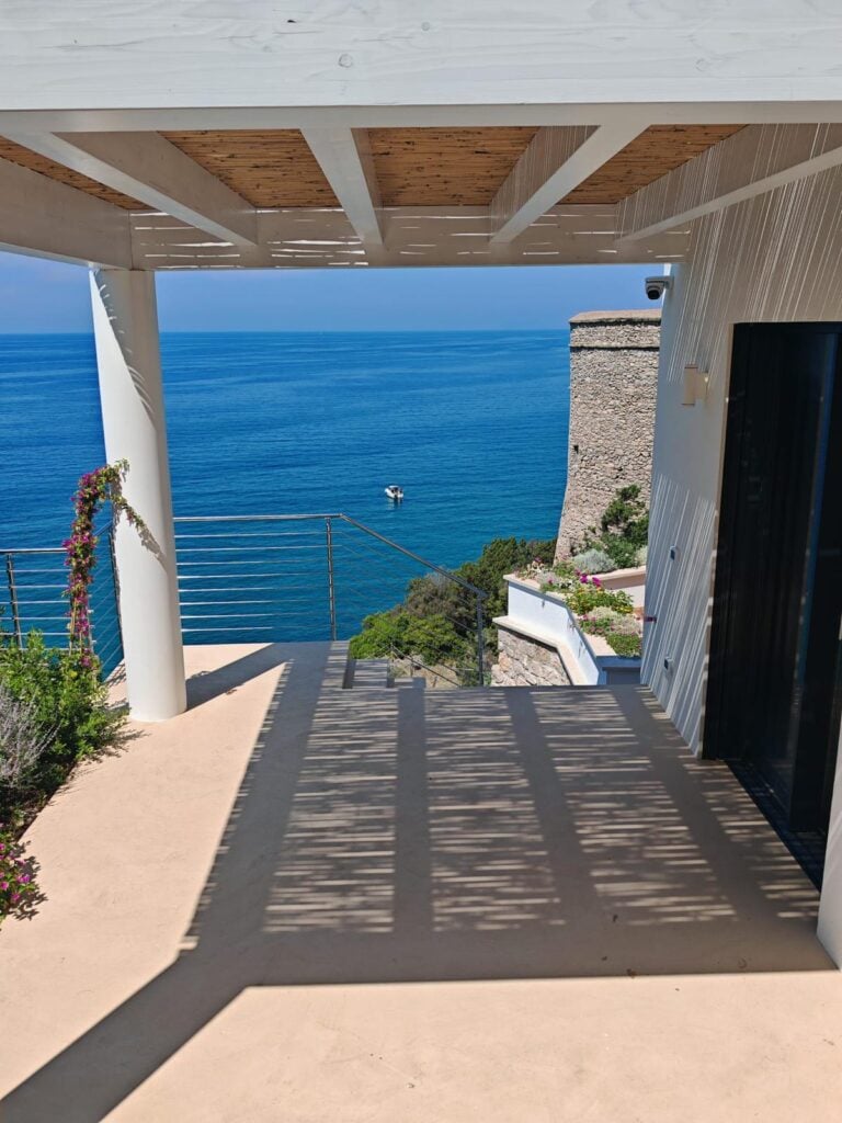 furnishings in roman travertine