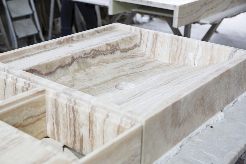 traver onyx washbasin