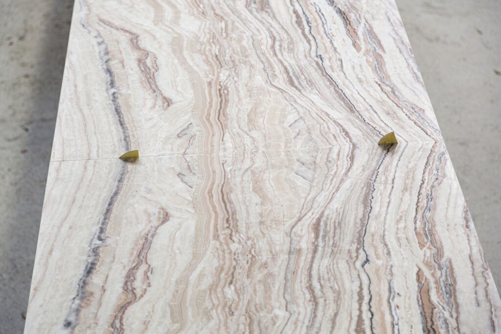 venature traver onyx