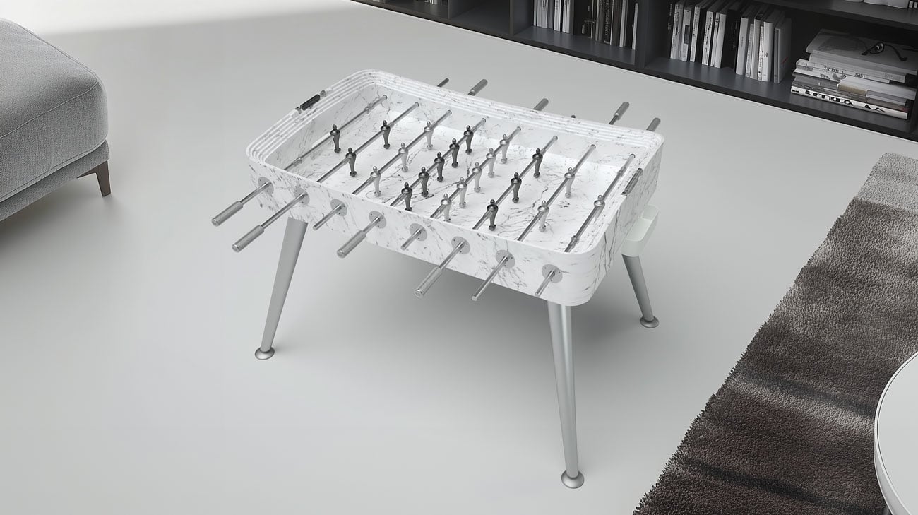 Tischkicker aus wei&szlig;em Marmor